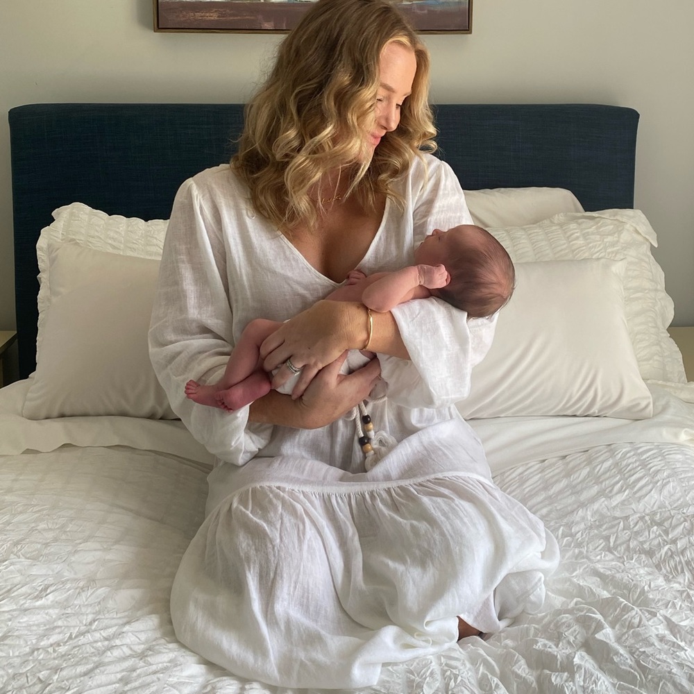 White flowy dress 👗